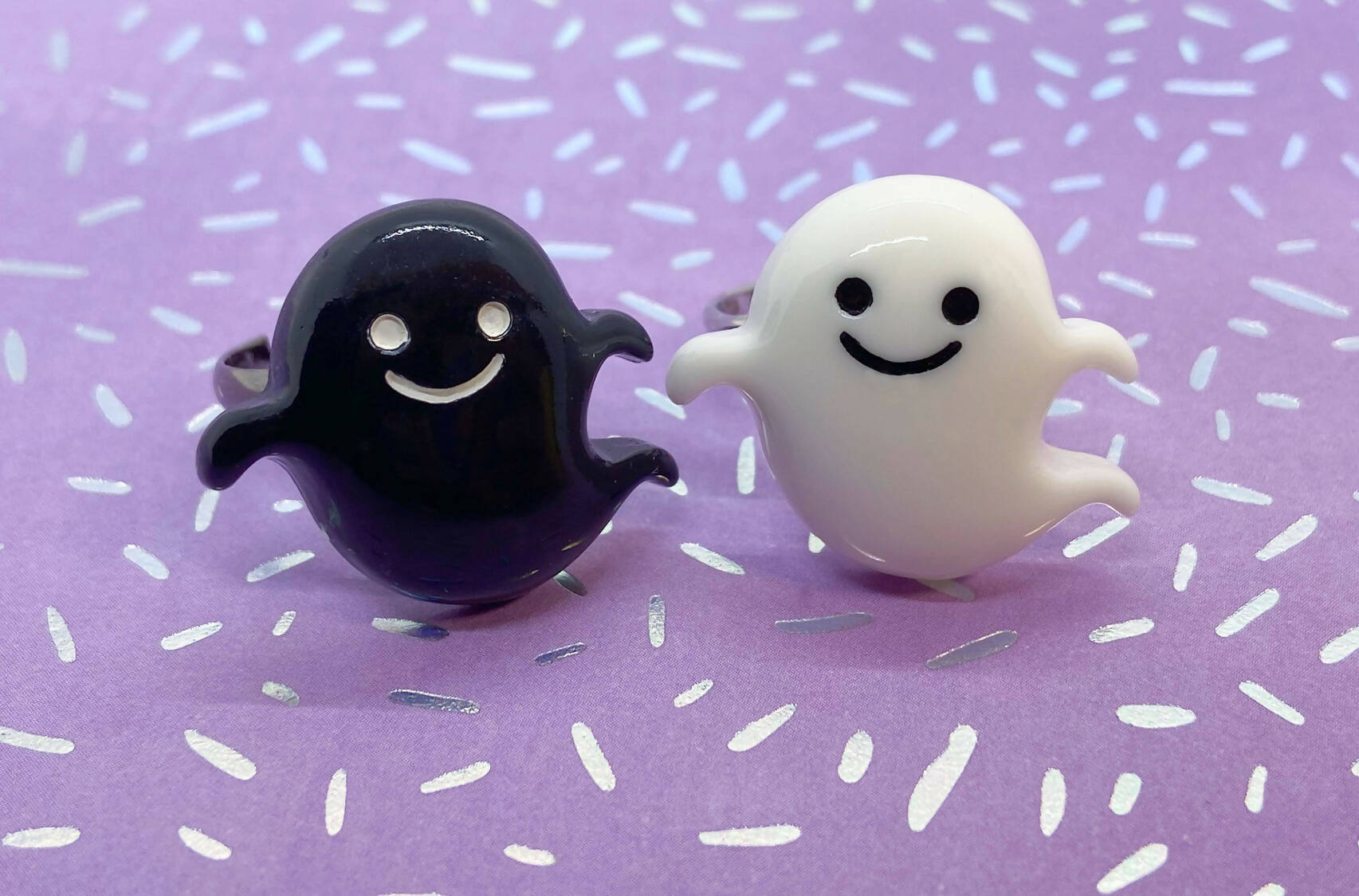 Happy Ghost Ring (2 Colors)
